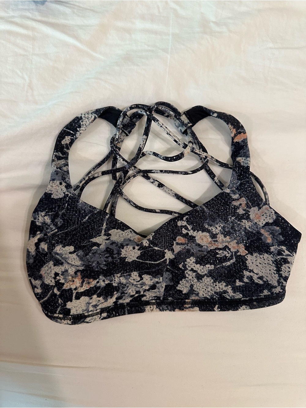 Lululemon strappy free to be wild Marbled flower-Print Sports Bra